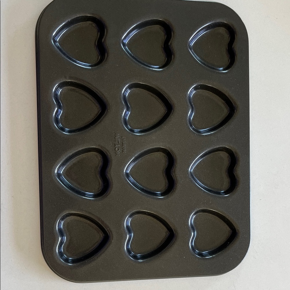 Wilton Heart Shaped Non-Stick Baking Pan